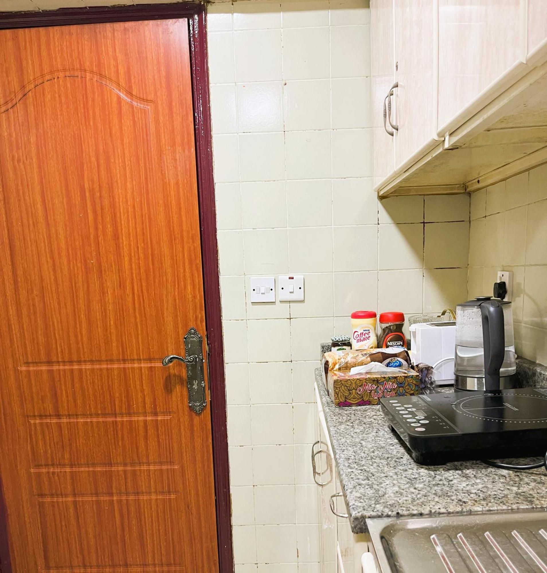 Yoko Luxury Hostel Dubai Luaran gambar
